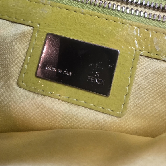 ๐ซ SOLD ๐ซ Fendi โจ๏ธ ULTRA RARE โจ๏ธ Beaded Crystal Baguette - Picture 3 of 13